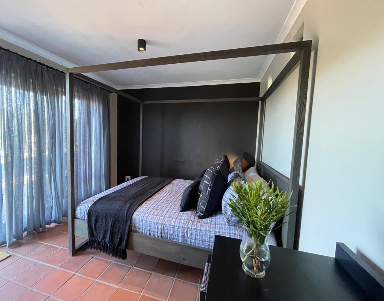 559c20e8-c6e4-45cf-a5c4-d63384a28c3a